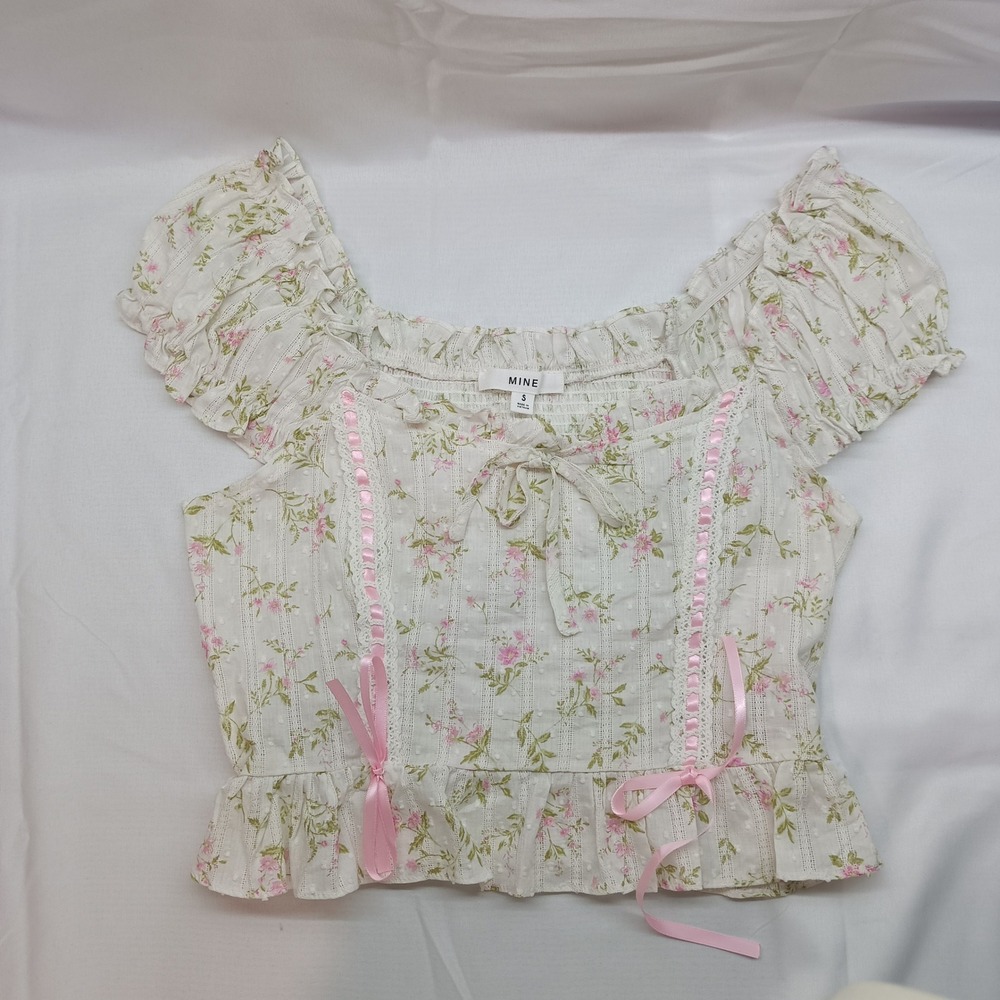 Mine Floral Cottagecore Top Pink Ribbon Lace Up Smocked Back‎ White Floral Small